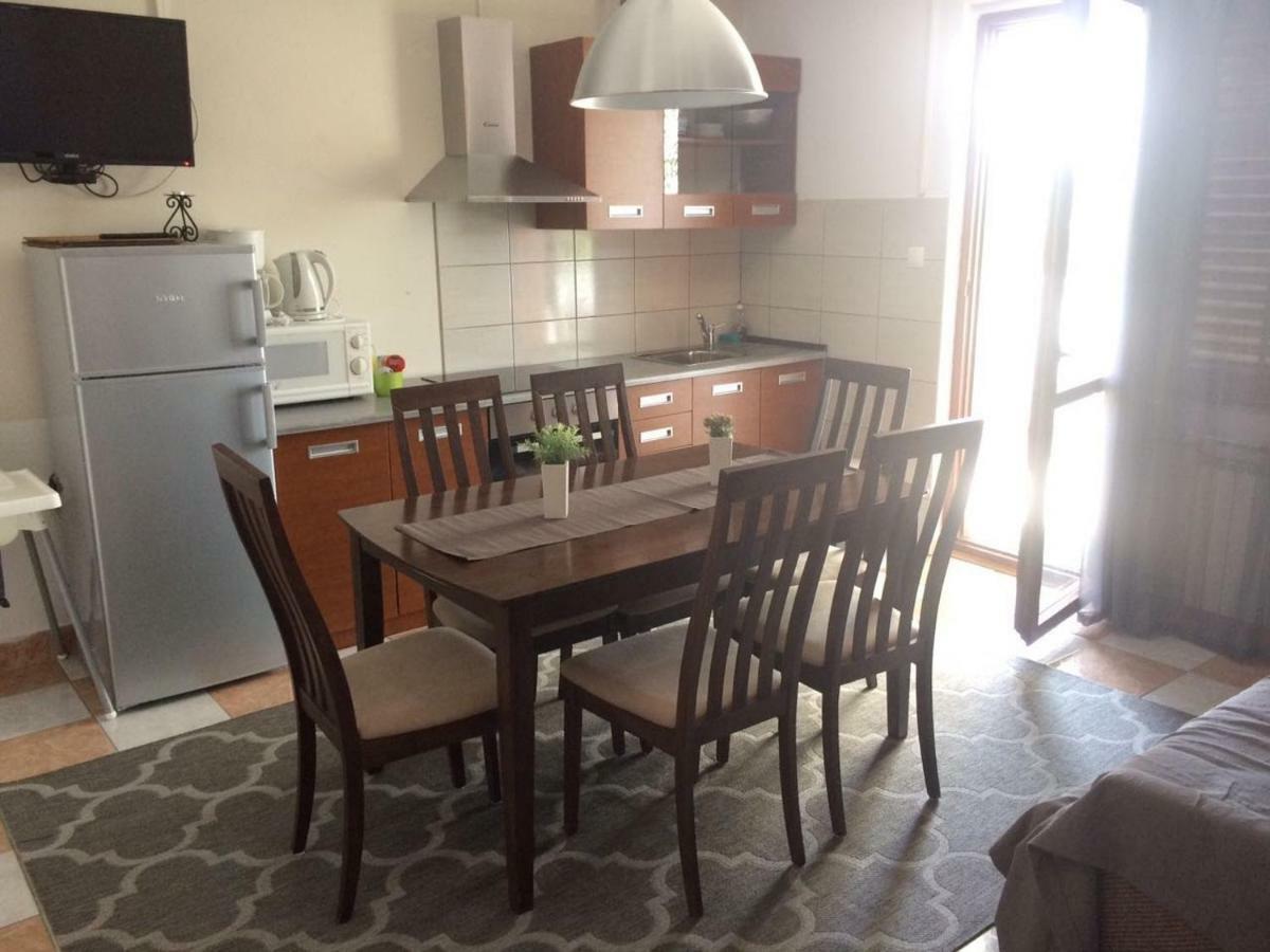 Dana Apartment *